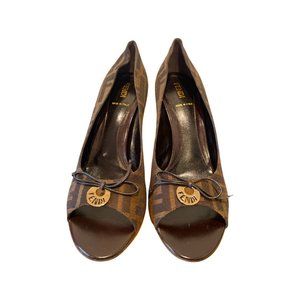Fendi Ladies Brown Pump